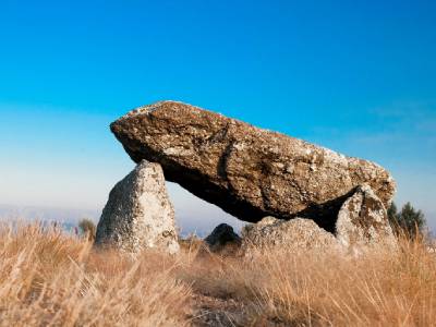 Serra da Aboboreira e seus trilhos dos Dólmens